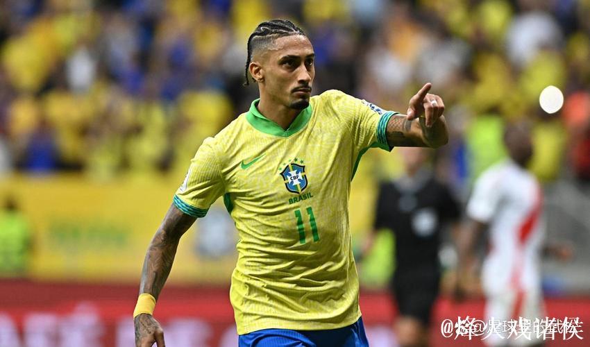 跟队：拉菲尼亚参加了训练一切正常，预计能首发