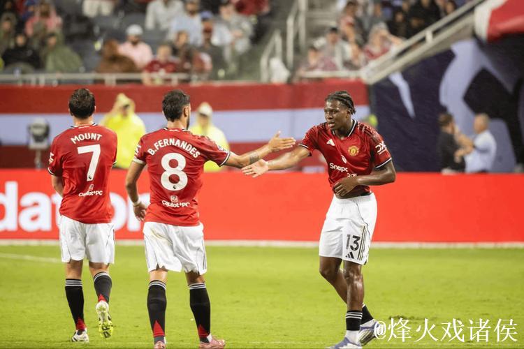 曼联2-1伯恩茅斯半场数据：控球率52%-48%，射门17-7射正4-3