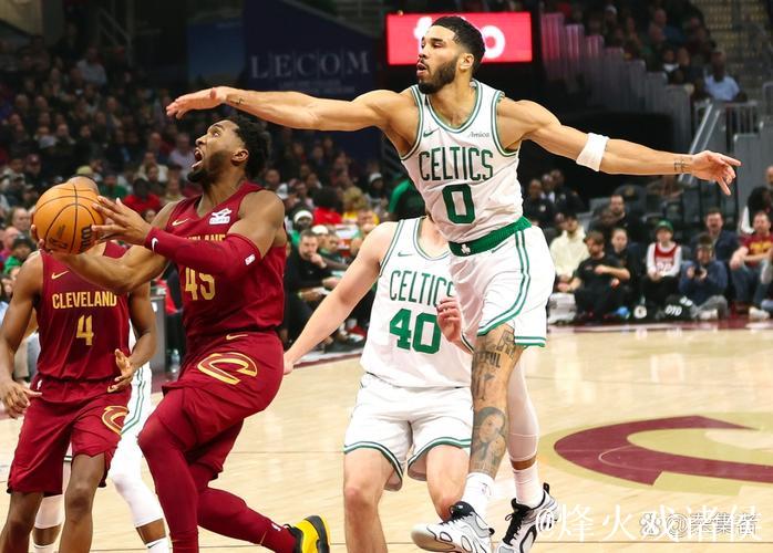 塔图姆33+12完胜米切尔35分 凯尔特人终结骑士15连胜神话 塔图姆33+12完胜米切尔35分 凯尔特人终结骑士15连胜神话